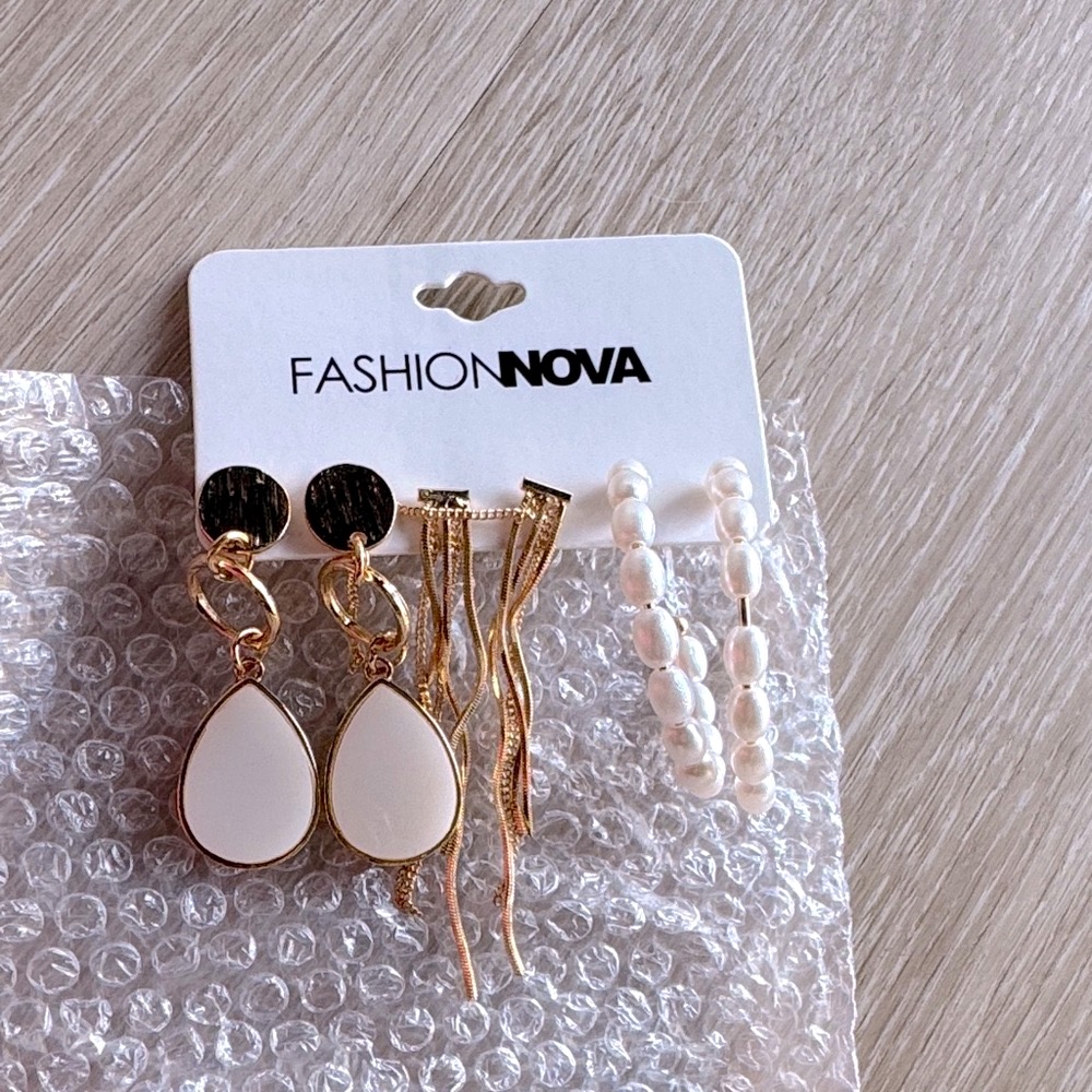 Ive Got A Crush 3 Pair Earring Set New 8$